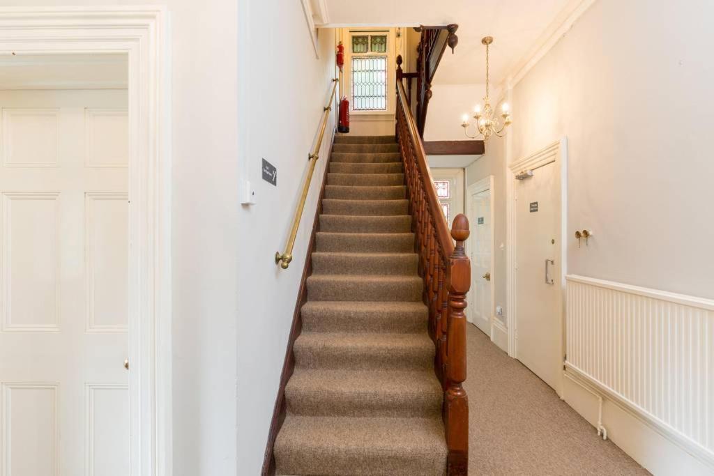 No 7, The Elgar Rooms เกรทมัลเวิร์น ภายนอก รูปภาพ